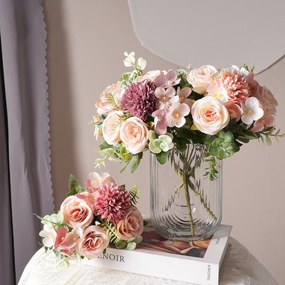 Decoración para el hogar
– Flores y coronas decorativas