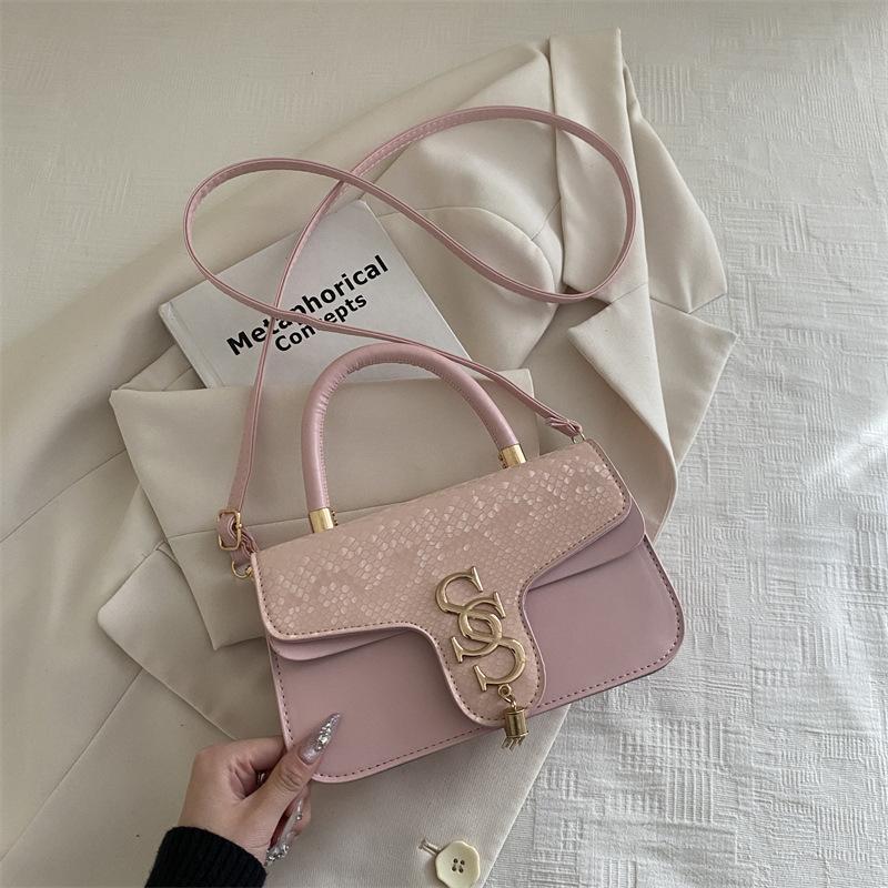 

Trend retro small bag women s 2025 winter new fashion casual popular messenger bag texture portable small square bag розовый