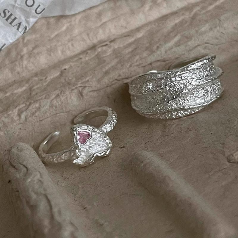 Textured Unique Design Ring For Women In Geometric Style Perfect For Fashion Looks Forward