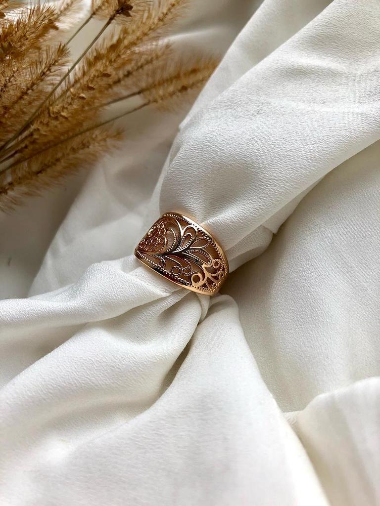 Golden Texture Women's Rings High Glossy Hollow Leaf Rings Vintage Costume Jewelry