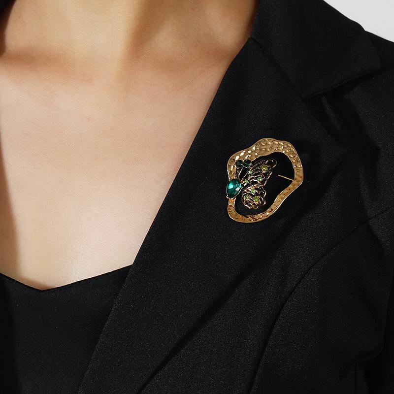 Butterfly shadow trace French elegant butterfly brooch niche design sense light luxury temperament high-end corsage pin accessories women