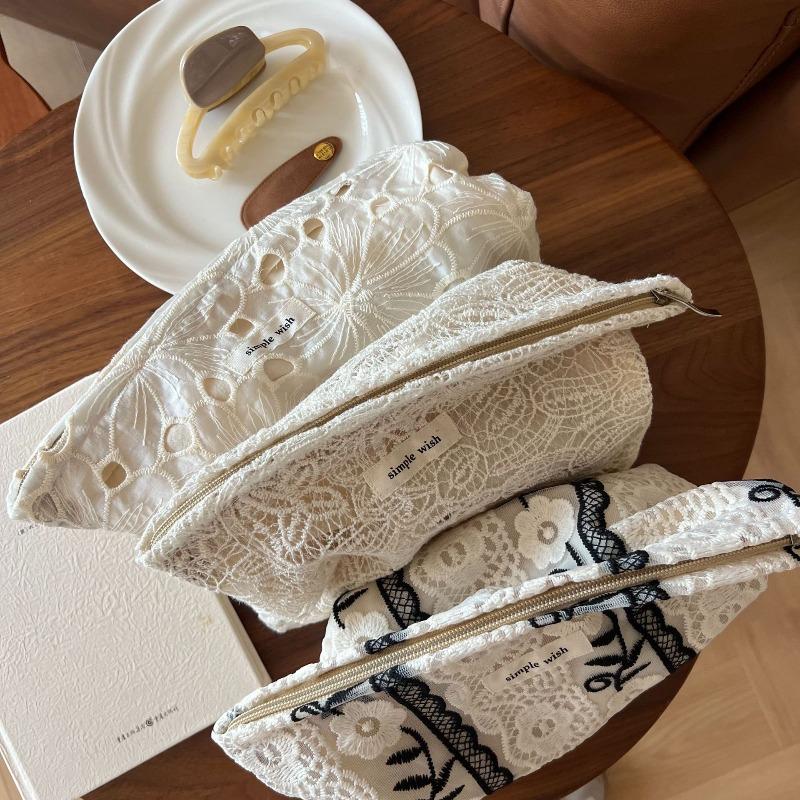 Elegant Cosmetic Organizer Boho Cosmetic Bags French Style Pouch Beige Lace Embroidery Minimalist Floral Makeup Bag for Women