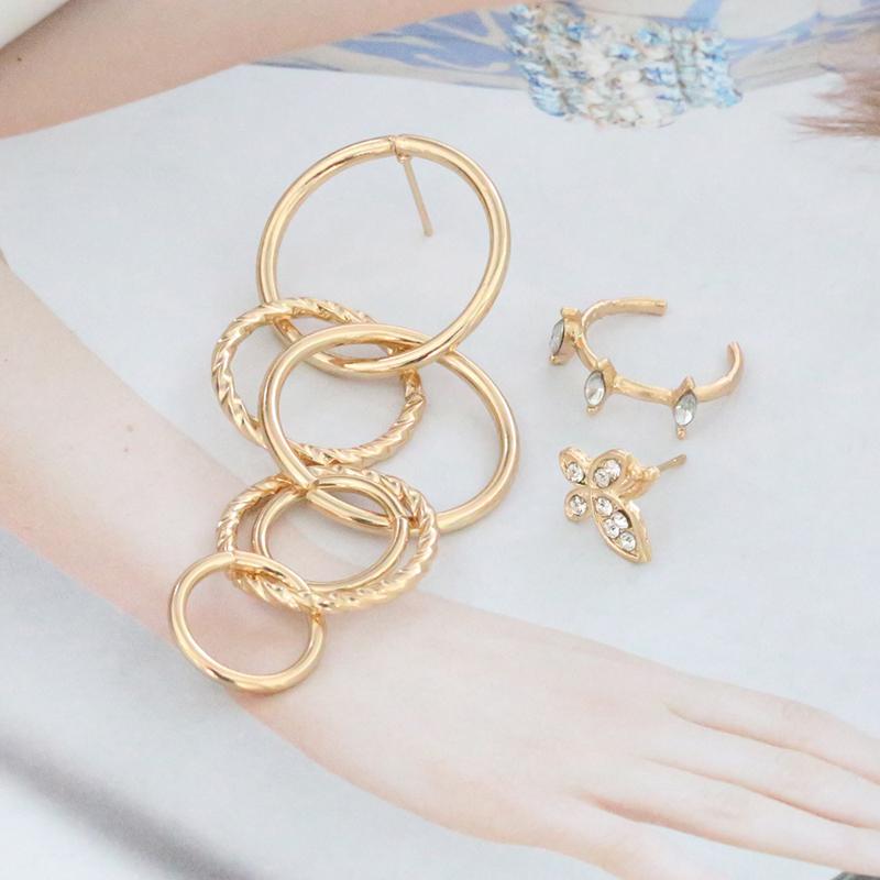 

Fashion Metal Hollow Long Tassel Pendant Earrings for Women Vintage Gold Color Twisted Wrapped Geometric Hanging Earring Zircon