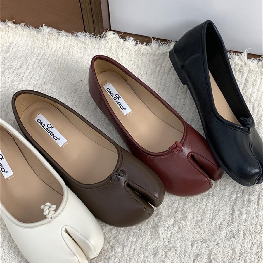 Flat Bottom Red Pig's Trotter Shoes Single Shoes Women's Shoes 2025 New Summer Split-toed Horseshoe Thumb Pig's Foot Bean Shoes