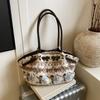 Retro Large Capacity Single-shoulder Bag with Checkered Pattern for Casual Use, Tote Bag