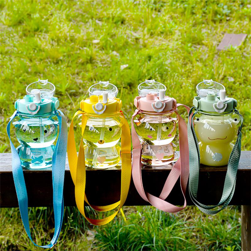 

850ml/650ml Kawaii Frog Water Bottle For Kids Boys School Sports Drink Bottle With Straw Strap Plastic Outdoor Camping Cup 850ML