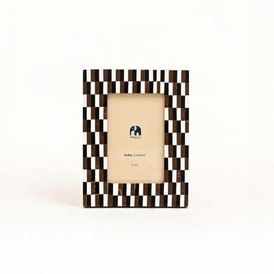 Mosaic Brown Resin Photo Frame – Handcrafted Decorative Frame for Memories