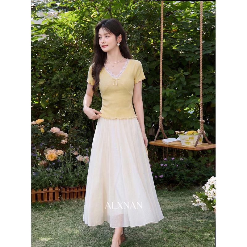 Lu Xiangnan Gentle Whisper V-neck Lace Bow T-Shirt
