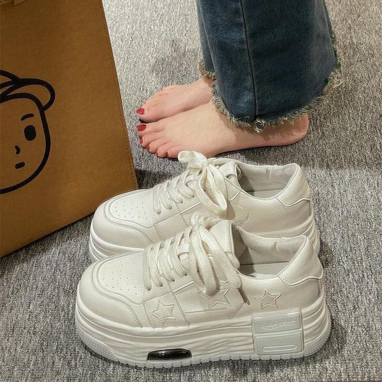 

Star little white shoes women s Korean version 2025 spring new versatile thick soles increase height green autumn big head fashion casual board shoes 40
