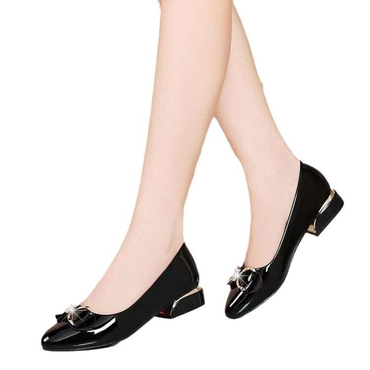 Mom single shoes soft leather single shoes women's spring casual shoes versatile women's shoes thick heel middle-aged women's versatile soft-soled l