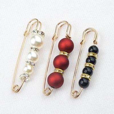 Broche de segurança Acabamento fino Previne exposição Pérola falsa atraente Segurança feminina