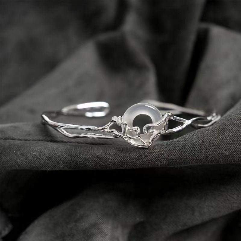 

Chinese Irregular Peace Buckle Bangle: Women s National Style, Trendy Design