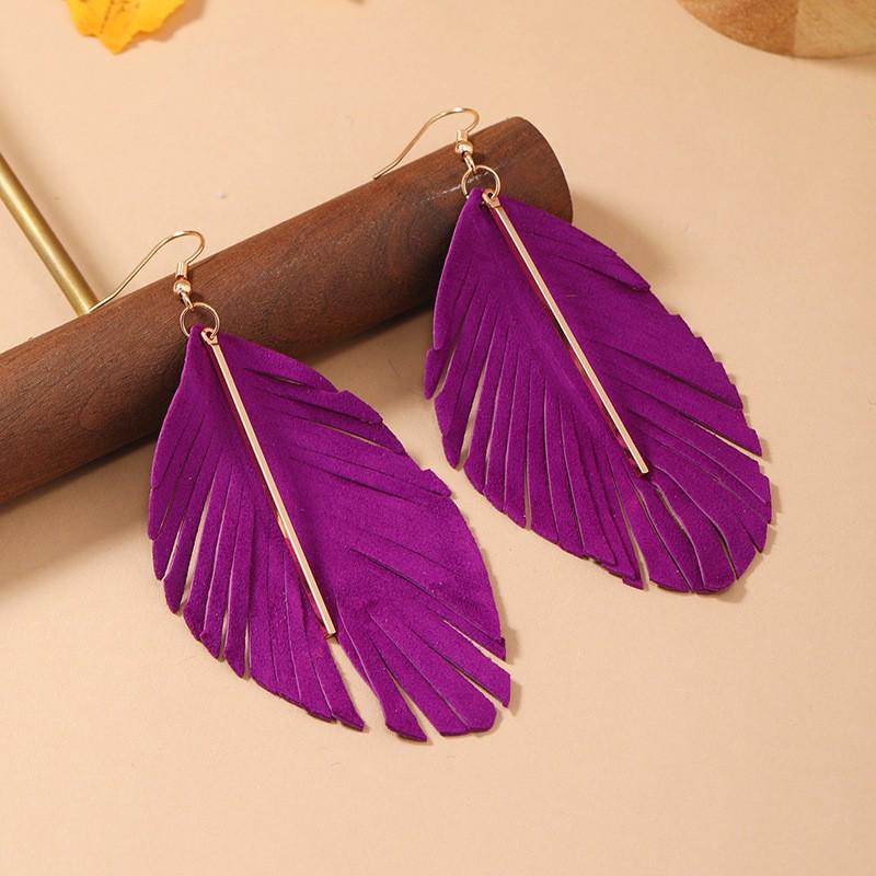 Elegant Leaf Earrings: European & American Trendy Niche Design