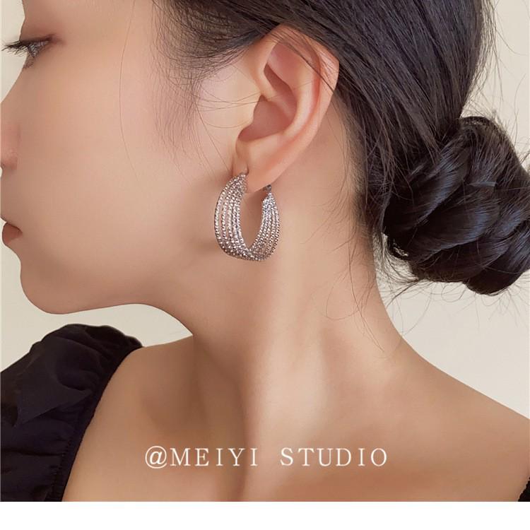 High-End Gold Hoop Earrings - Chic French Design with Unique Personality