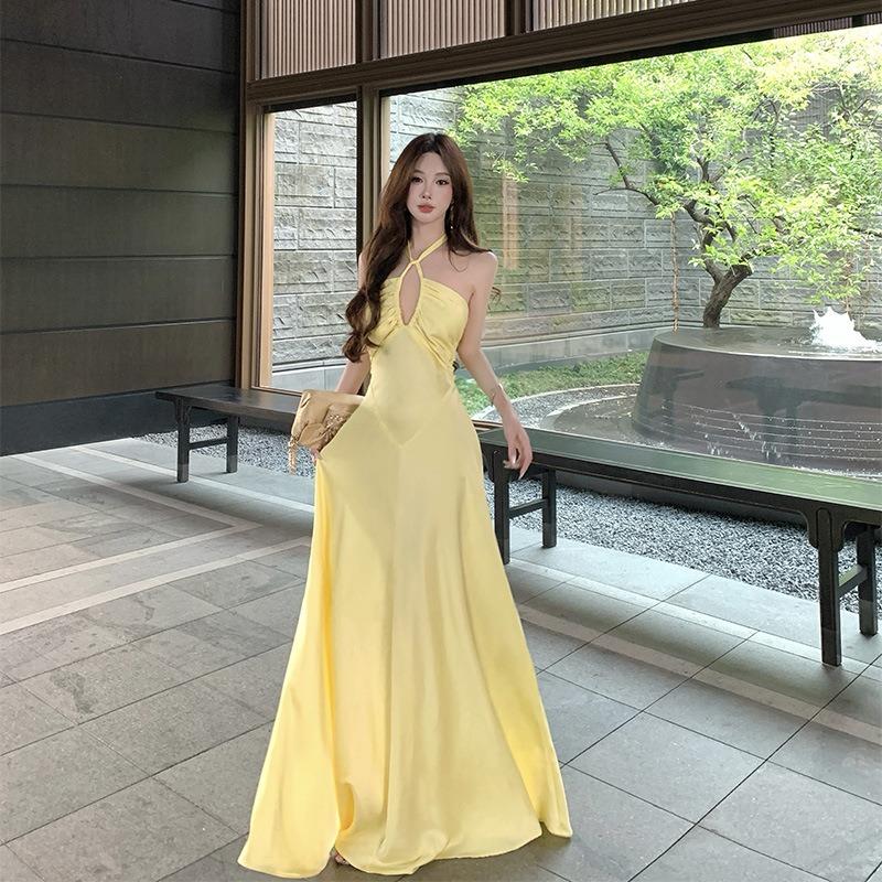 

French Vacation Yellow Neck Sling Dress Women s Waist Temperament Seaside Travel Photo Halter Dress L