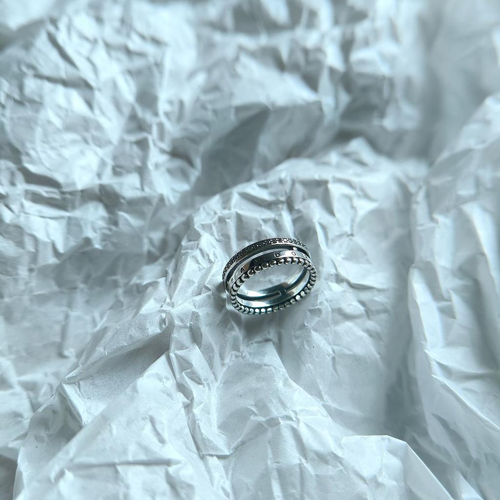 Серебряное кольцо с фианитами, вес изделия 4,29 гр (2160373)