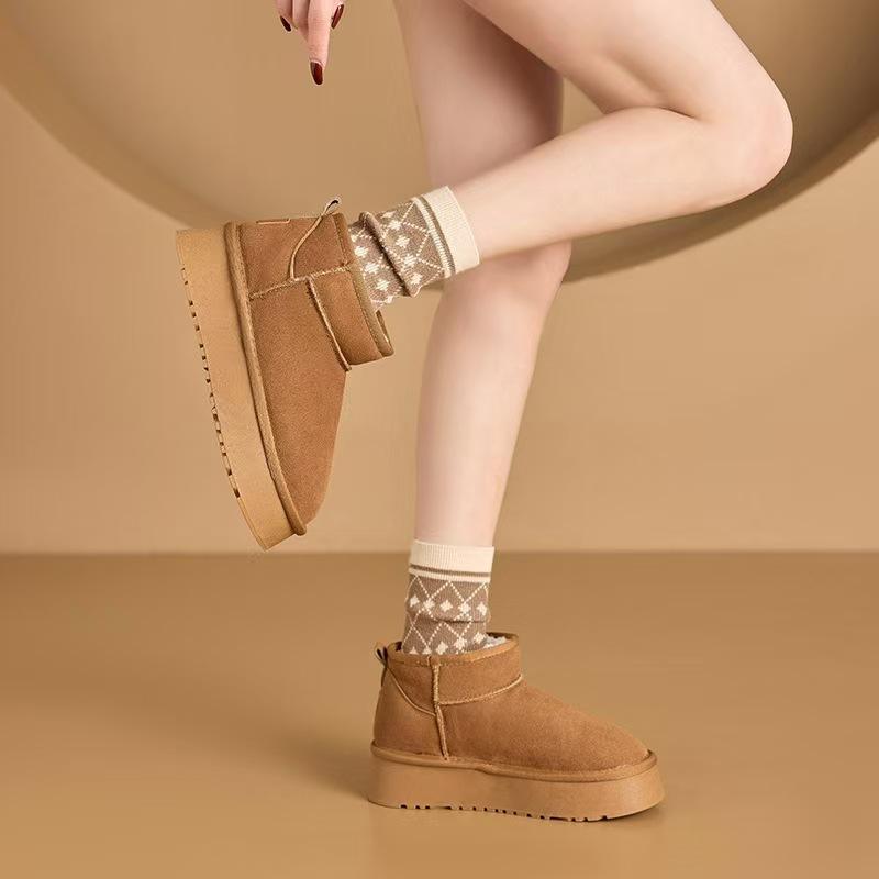 

Winter cow anti-velvet thick-soled snow boots women s velvet thickened large cotton shoes 40