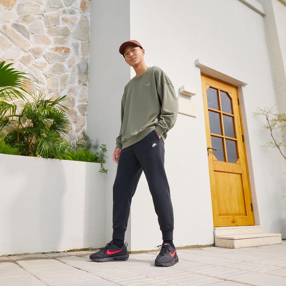 Nike Air Max Dawn 'Black University Red'