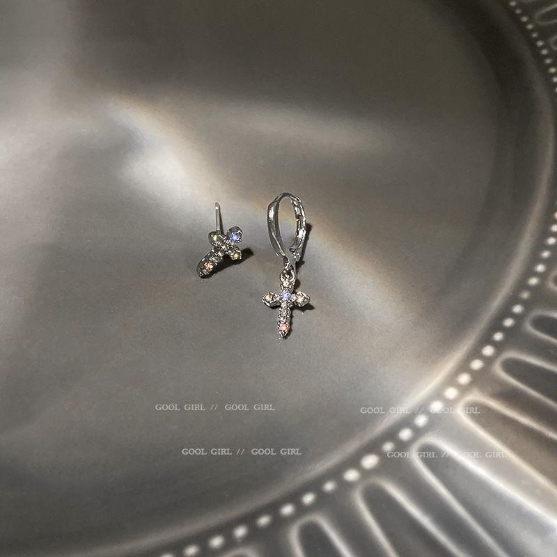 925 Silver Needle Asymmetrical Diamond Cross Earrings, Japanese & Korean Net Red Style, Cold Fashion Elegance.