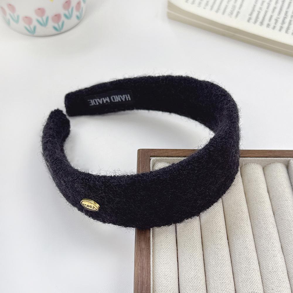 Gold Label Woolen Wide Headband for Autumn & Winter - High-Class Versatile Accessory for Flyaway Control & Outings