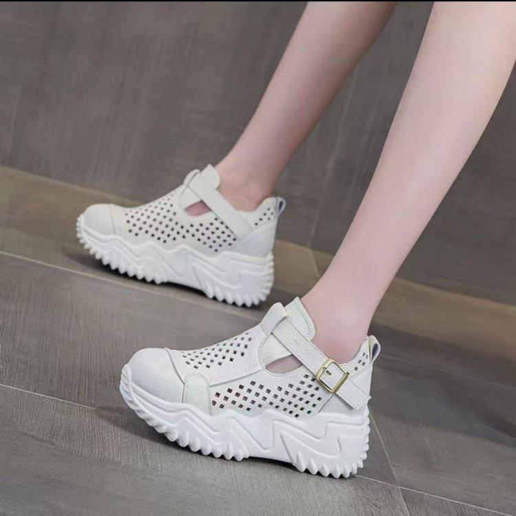 Small hollow sandals women's 2025 new summer breathable hole shoes sports and leisure height increase breathable dad shoes