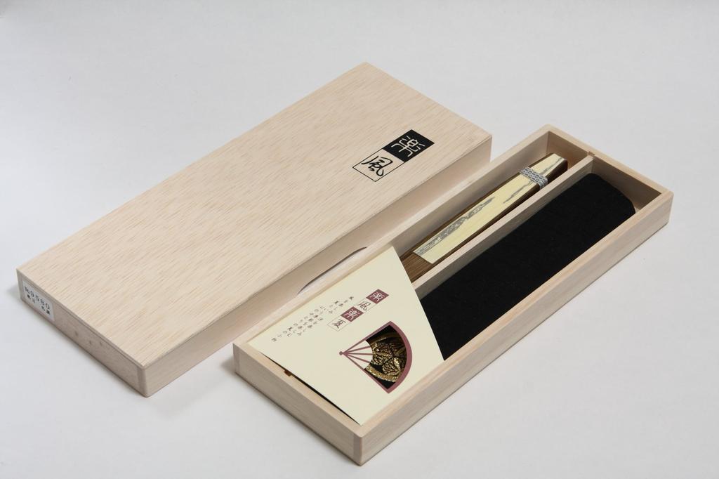 Kyoto Tokugawa Kyoto Craftsman Tailored Family Fan Bag Wooden Box [Hasegawa] Fan, Ieyasu's Quote, Men's, Gentleman's, Fan, Crest, Included,