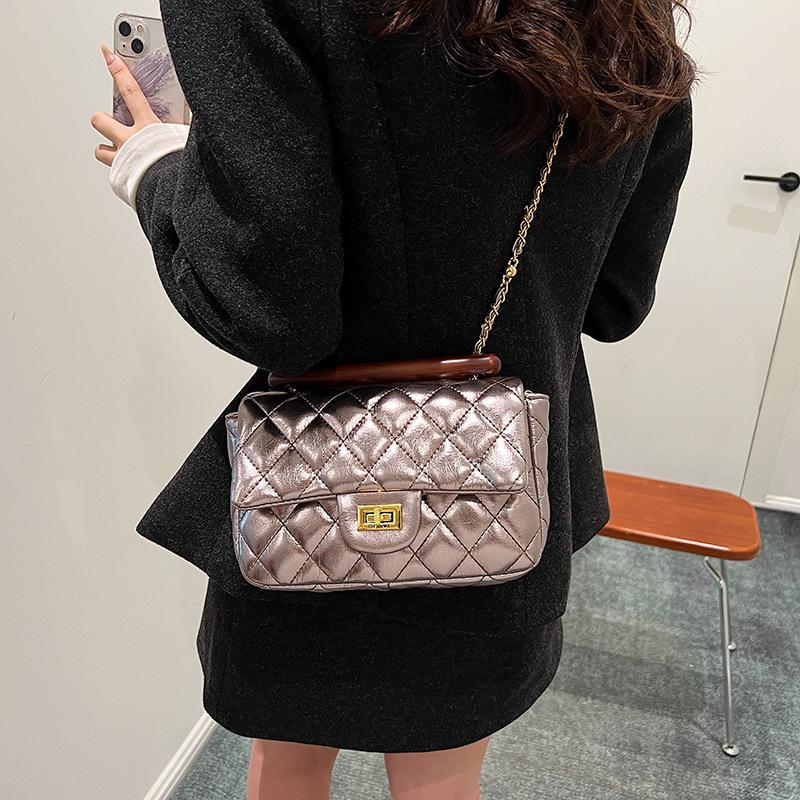 Niche High-end Fashion Bag Women's New 2025 Solid Color Xiaoxiangfeng Diamond Chain Bag Versatile Shoulder Bag