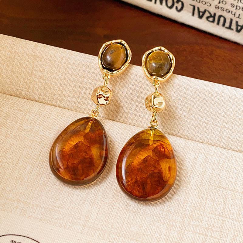 

Retro oval resin water drop earrings stud earrings personality temperament earrings
