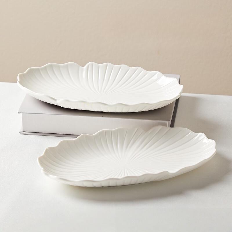 Haoya White Ceramic 10-Inch Chrysanthemum Petal Fish Plate, 2-Pack