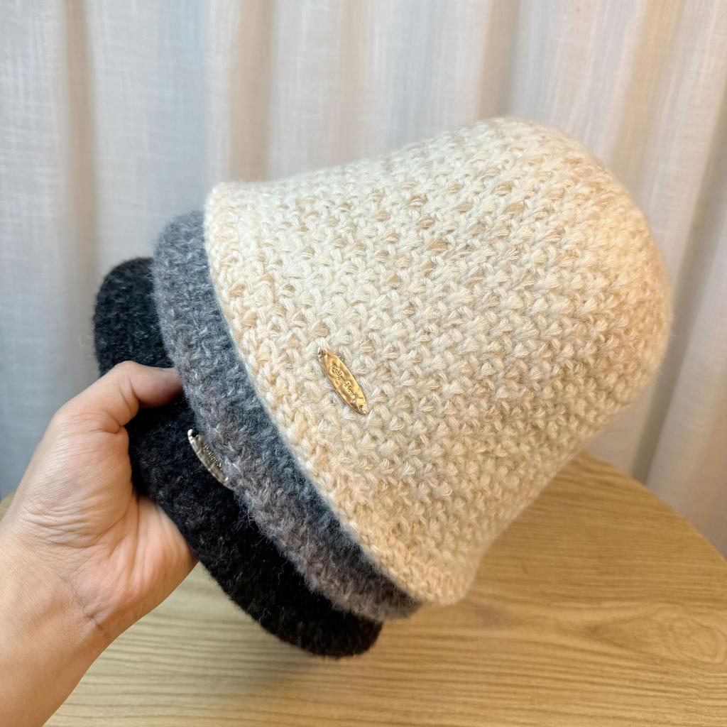 Autumn and Winter Women'S Warm Bucket Shape Bucket Hat, Showing A Small Face Covering, Retro Easy Matching Bucket Hat Suitable for Outdoor Travel