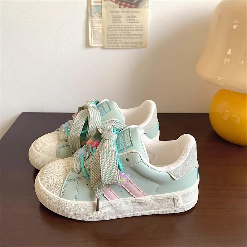 Kleine weiße Schuhe Damen neue Frühling und Herbst dicke Sohle Schuhe Shell-Zehe trendig vielseitig
