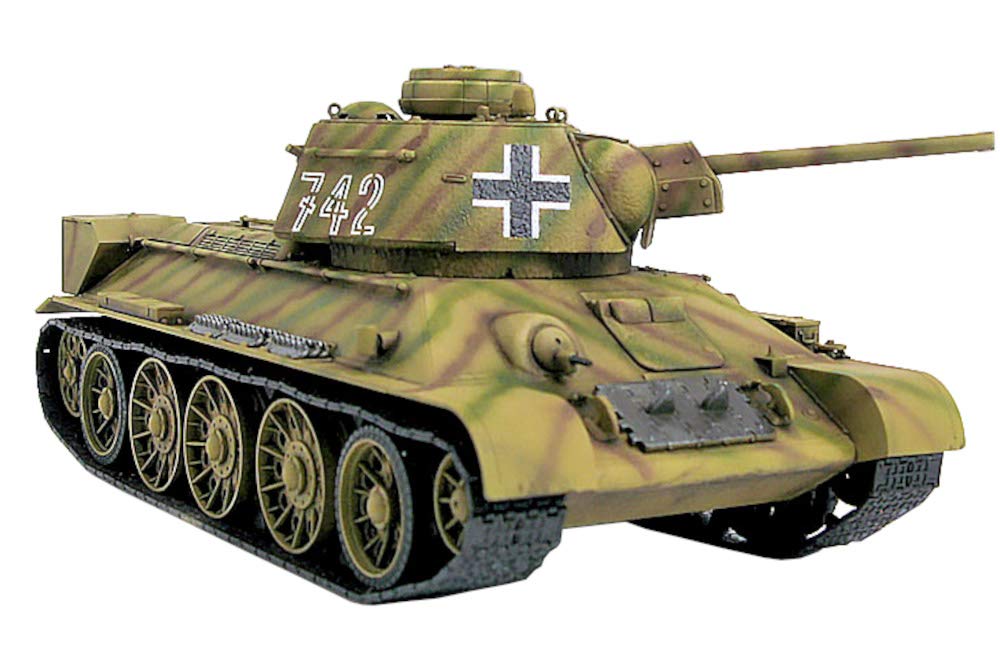Academy 1/35 Scale World War II German T-34-747(r) Captured Tank Plastic Model Kit 13502