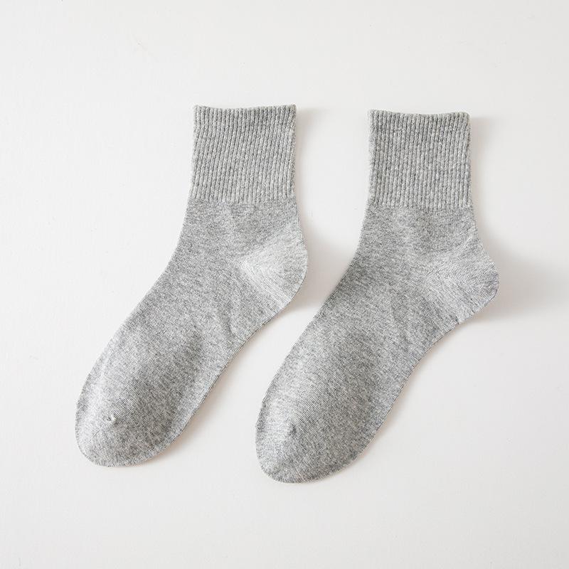 Unisex Mid-Tube Sports Socks - Black, White, Gray, Soft Cotton, Simple Design