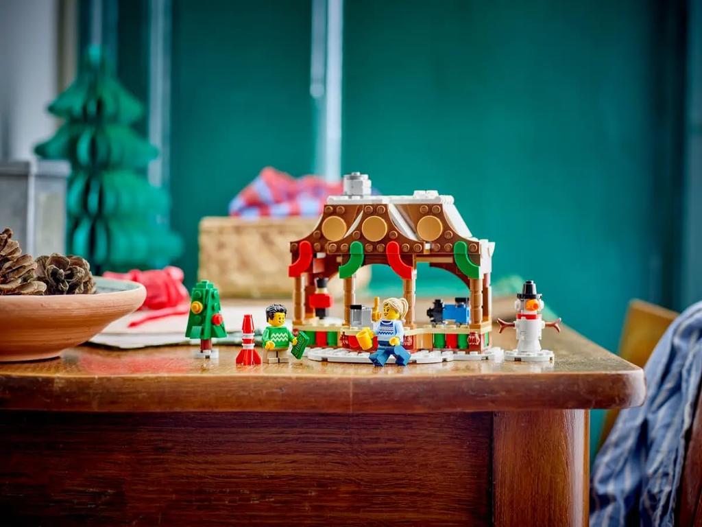 LEGO Winter Market Stall GWP 40602 (271 Pieces)