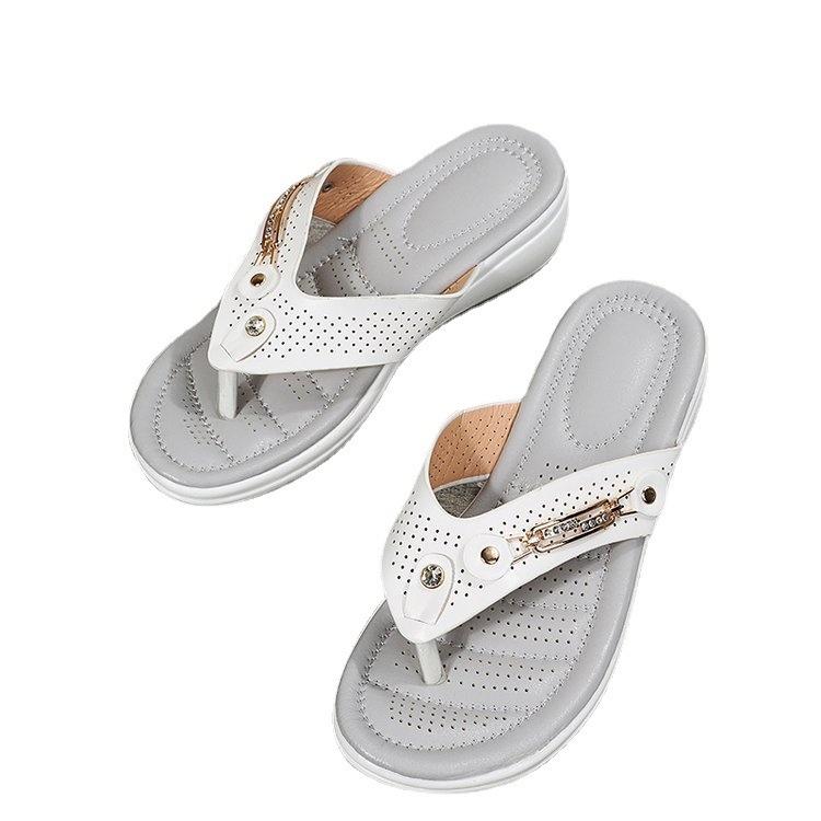 Foreign Trade 2025 Summer New European and American Large-size Pinch-on-foot Flip-flops Light and Comfortable Women's Shoes