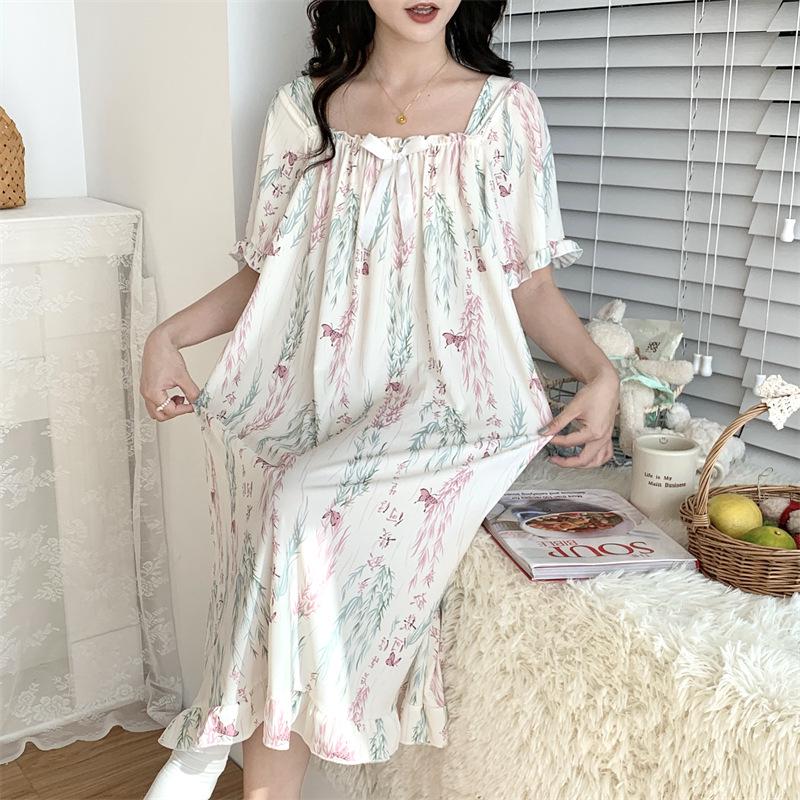 Women's Plus Size Ice Silk Nightdress - Summer Over-the-Knee, High-End, Loose Fit, Thin Section for Sizes Up To 300 Jin