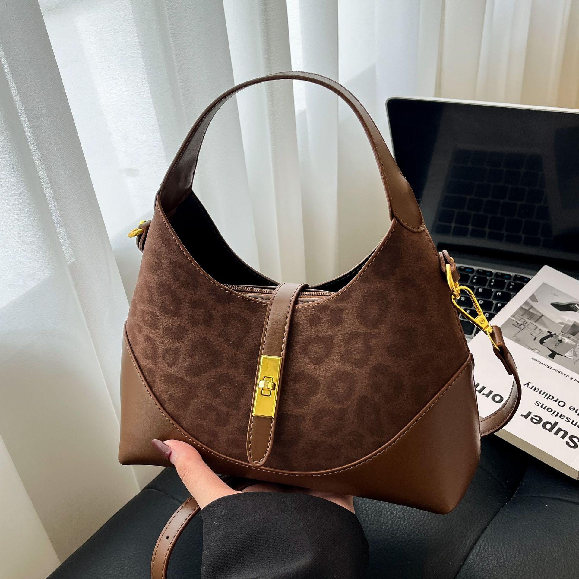 Dumpling buns, all-match commuter portable fashion dumpling buns