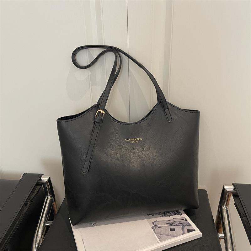 Leisure Large-capacity Commuter Tote Bag, Crossbody Bag with Shoulder Strap and Underarm Compartment