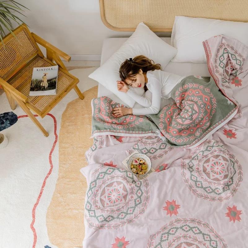 LISM Lightweight Gauze Blanket