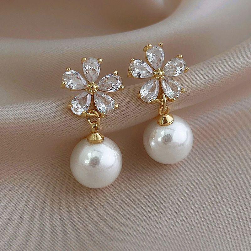 New Design Sweet Rhinestone Flower Stud Earrings For Women Elegant Imitation Pearl Crystal Zircon Earring Korean Party Zircon