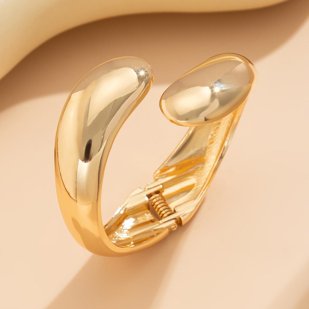 Hip-Hop Futuristic Metal Glossy Bracelet, Trendy Geometric Texture Water Drop Hug Bracelet Woman
