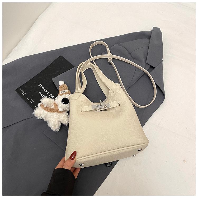 Fashion Small Bag Women's 2025 New Summer Versatile Messenger Bag Popular Handbag Bucket Bag