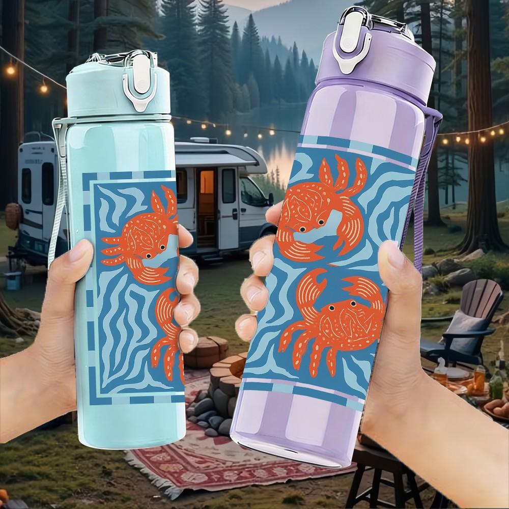 1PC Blue Crab Geometric Pattern 750ml Color Plastic Sports Water Bottle Leakproof Flip Straw Lid Suitable for Sports Office Home Use