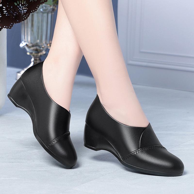 Versatile Wedge Heel Women's Shoes, Comfortable Shoes for Middle-aged and Elderly Women, Spring and Autumn Style, Women's Soft-soled Leather Shoes