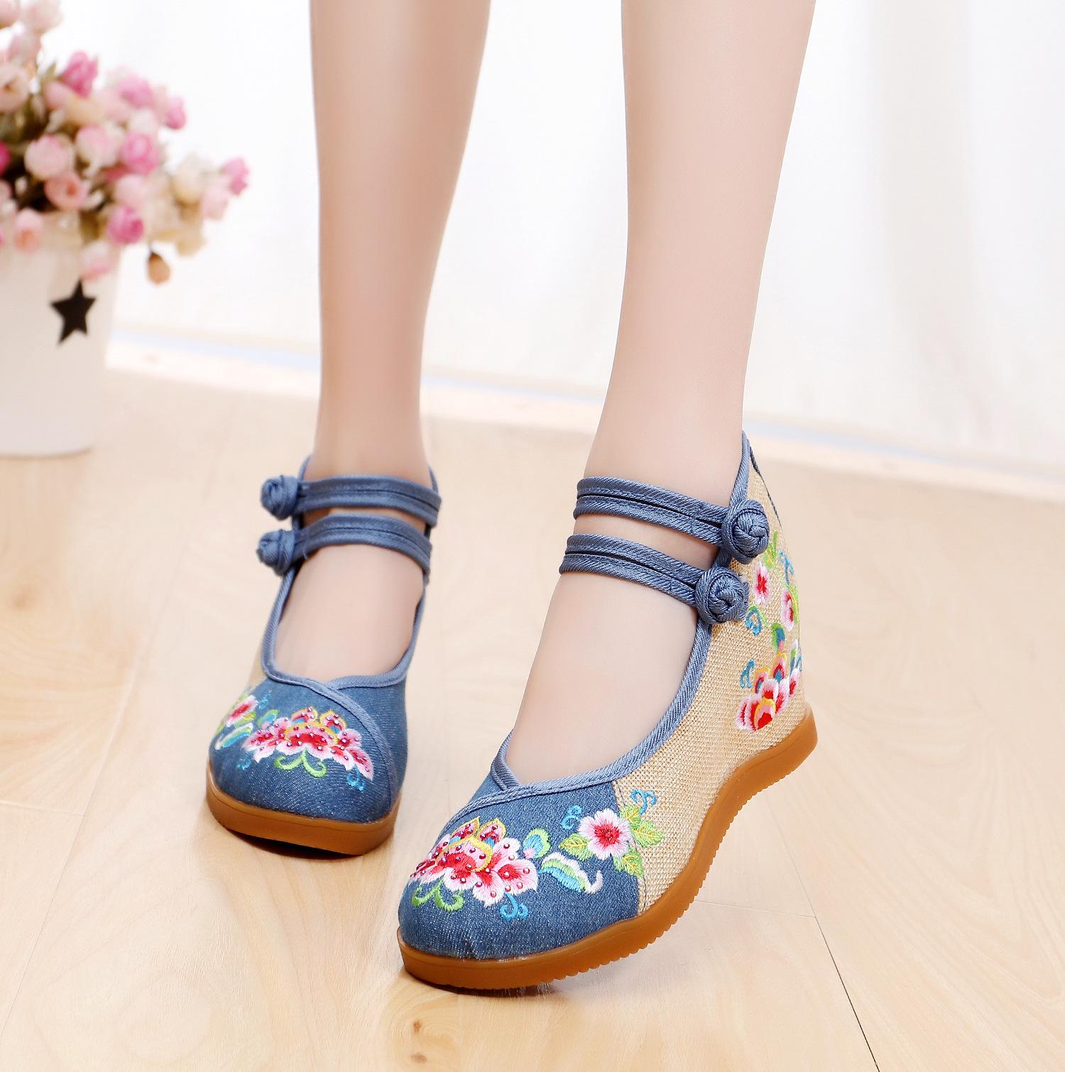 

Жіноче танцювальне взуття Xinyue з вишивкою та півоніями, весна 2020 року 40 синій