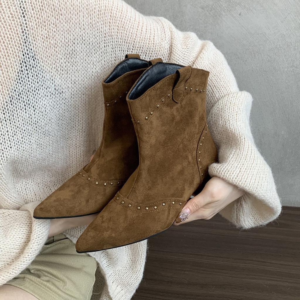 Inner Height Increase Brown V-mouth Short Boots Women's 2025 Autumn and Winter Retro Suede Pointed Thin Medium Tube Fashion Knight Boots