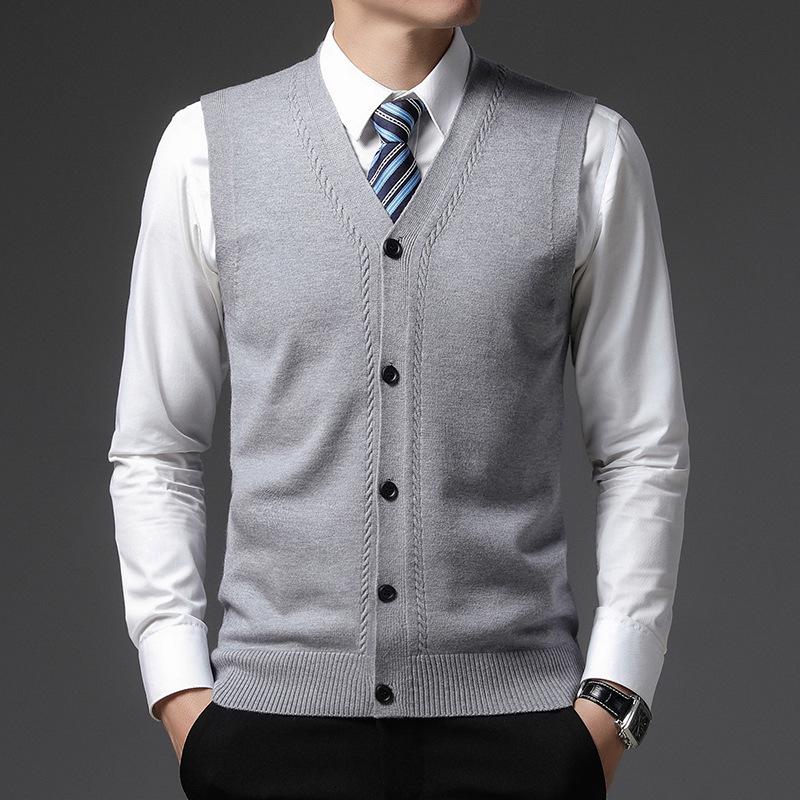 Men's Red Wool Vest: Collarless, Single-Breasted, Solid Color, Fitted Casual Wear for Autumn and Winter.