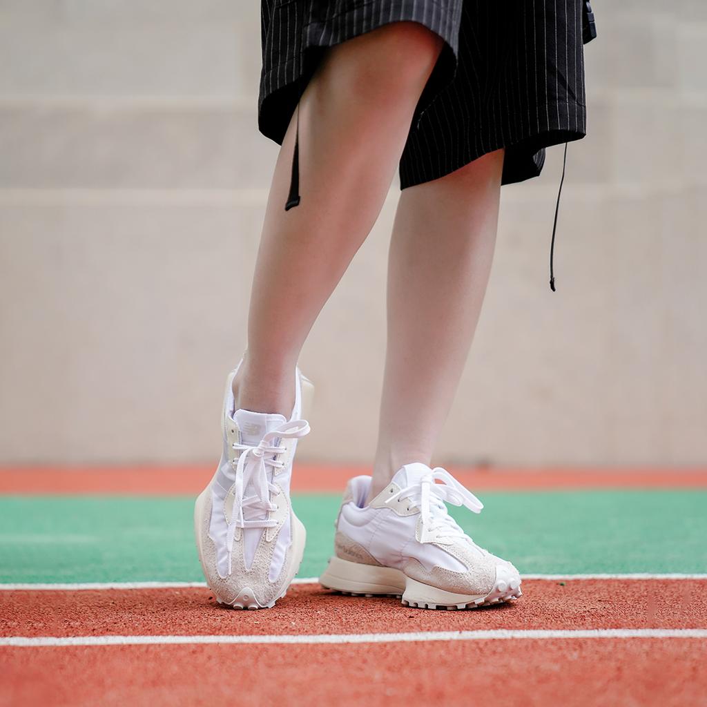 New Balance 327 White Moonbeam Women's Sneakers WS327SFD