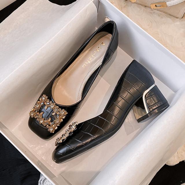 Mărimi mari 35 -43 Pantofi cu toc mediu pentru femei, cu vârf pătrat, pantofi de piele pentru doamne de birou, lanț metalic auriu mare, tălpi moi, pantofi slip-on