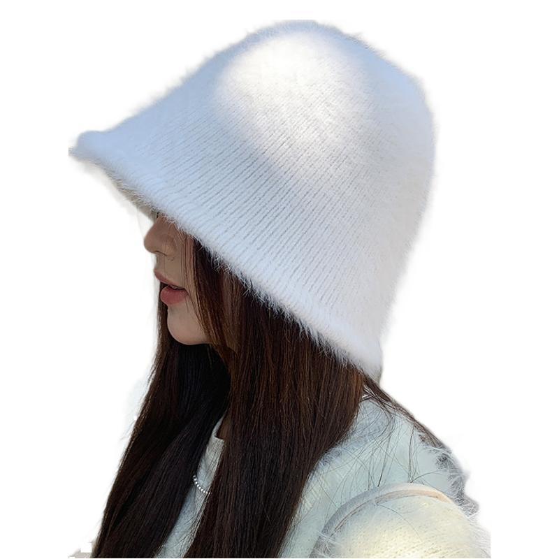 A Warm and Faceless Korean Version of A Versatile Basin Hat with A Faux Rabbit Fur Bucket Hat